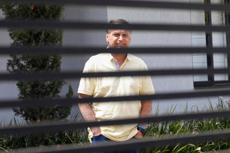 bolsonaro-chega-a-100-dias-preso-em-casa-sob-enfraquecimento-politico-e-temor-de-papuda