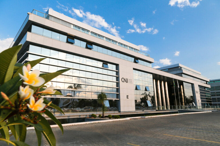 cnj-amplia-cotas-raciais-de-20%-para-30%-em-concursos-do-judiciario